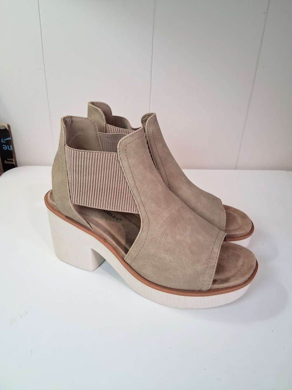 Pierre Dumas Sandals Taupe Open Toe Platform Block Heel Women's 9